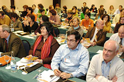 Imagen de las autoridades y agentes de desarrollo asistentes a la reunión.