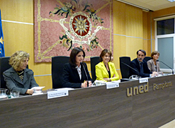 La Presidenta Barcina, durante la apertura de curso de la UNED.