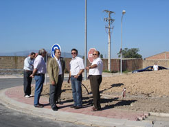 El consejero Catalán visita obras de pavimentación  en Cortes.