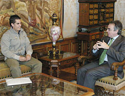El Presidente Sanz recibe a Daniel Jiménez, representante de Navarra en los actos conmemorativos del XX aniversario de la adhesión de España a la UE