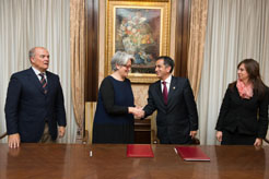 Acuerdo del Gobierno de Navarra y la alcaldía de Quito