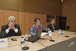 Las consejeras Sanzberro y Salanueva durante la reunión explicativa de Baluarte.