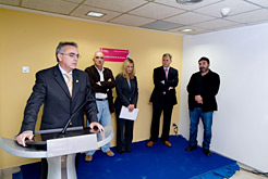 El Presidente Sanz, junto a los representantes de empresarios y sindicatos, durante la inauguración.