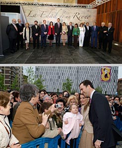 Arriba, los Príncipes con las autoridades en la exposición. Abajo, Sus Altezas saludan al público.