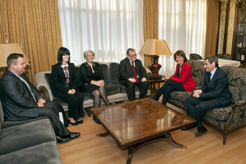 La Presidenta Barcina se entrevista con una delegación de la región polaca de Lodz.