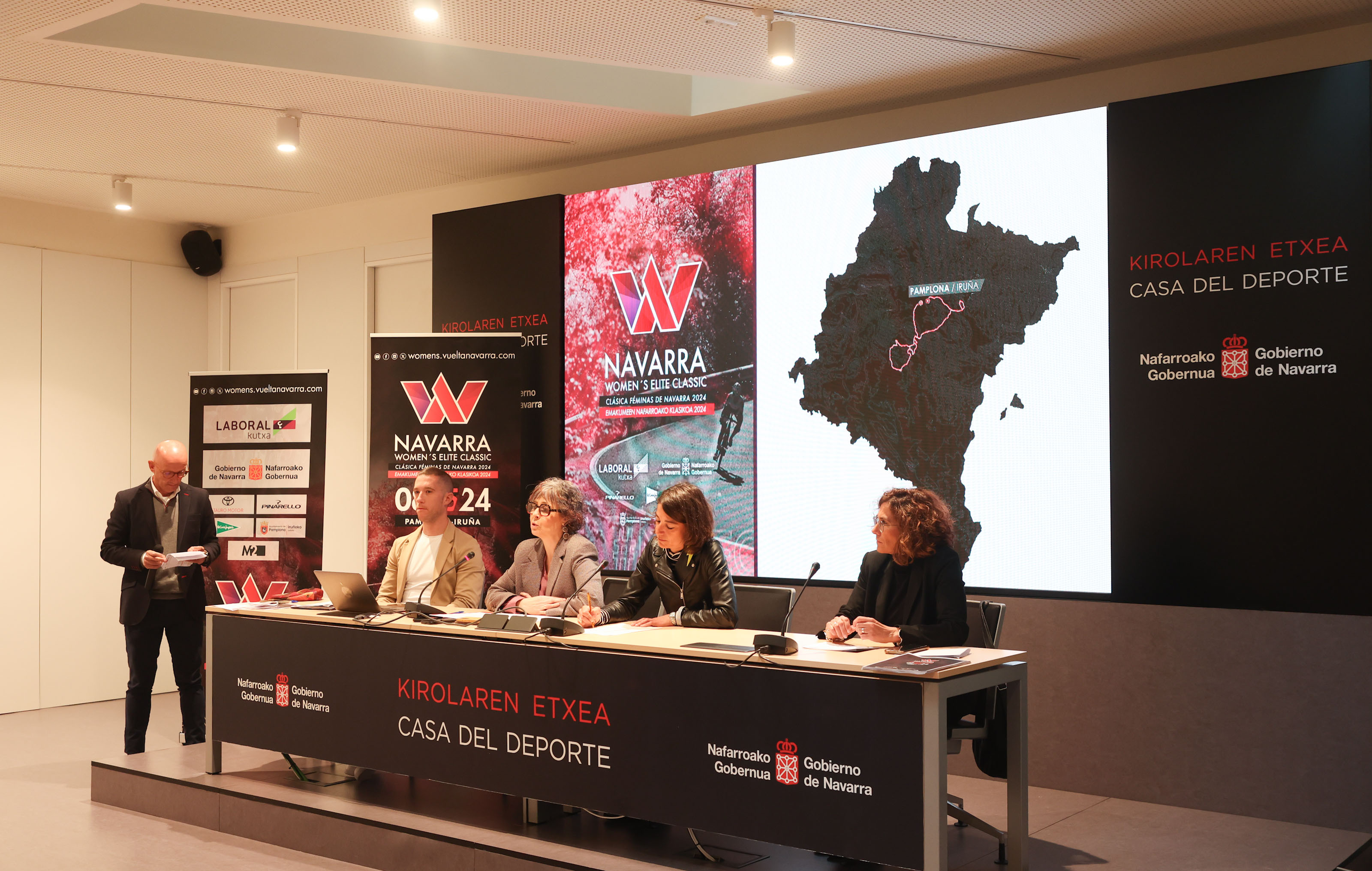 imagen La consejera Esnaola participa en la presentación de  sexta edición de la Clásica Féminas de Navarra 2024.