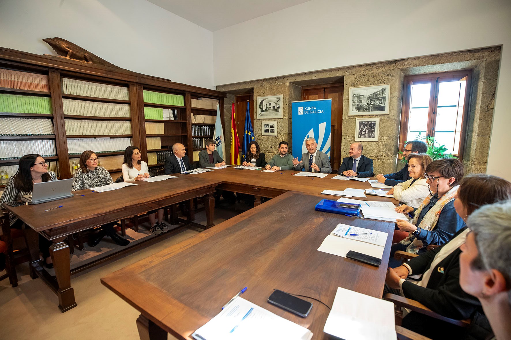 imagen Reunión de la comisión de seguimiento del Protocolo de colaboración en materia de política lingüística, celebrada en Santiago